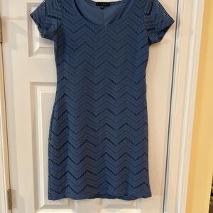 Ladies Size Small Tiana B. Blue Chevron Lace Mini Dress GUC